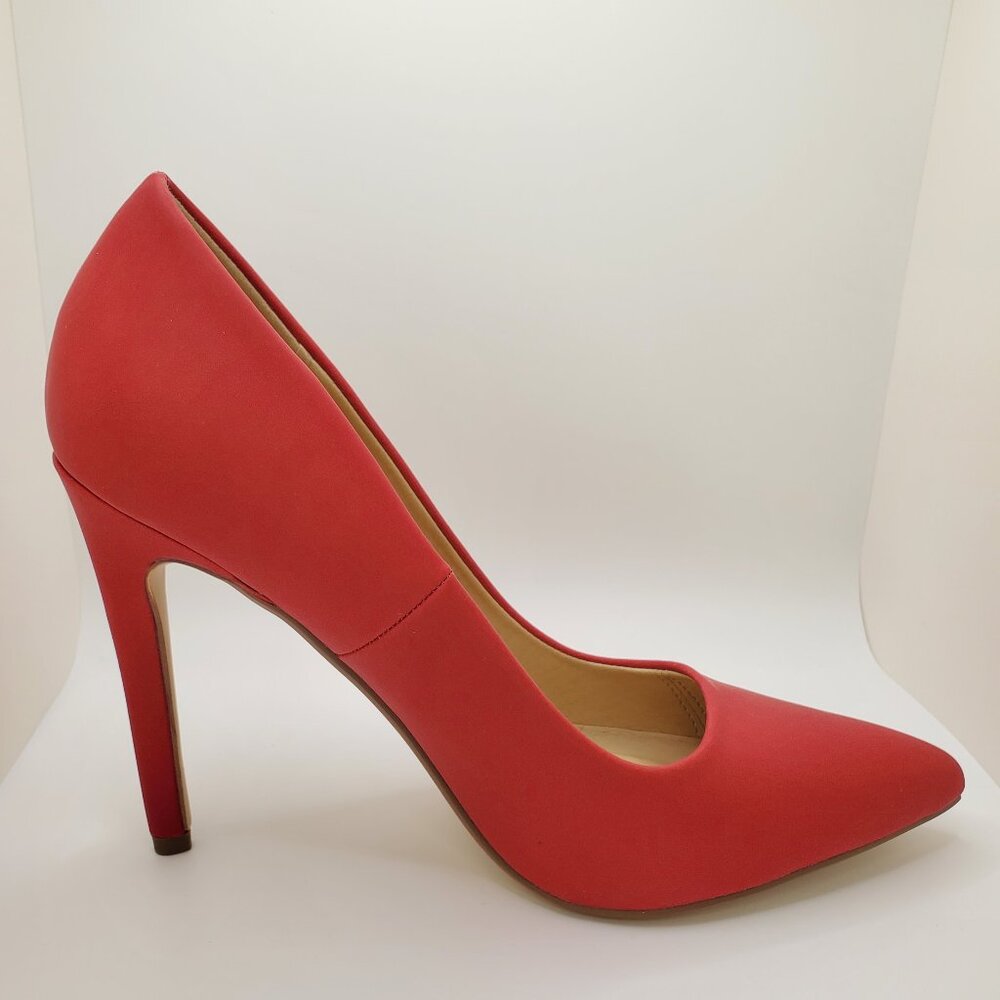 Red High Heels 7.5